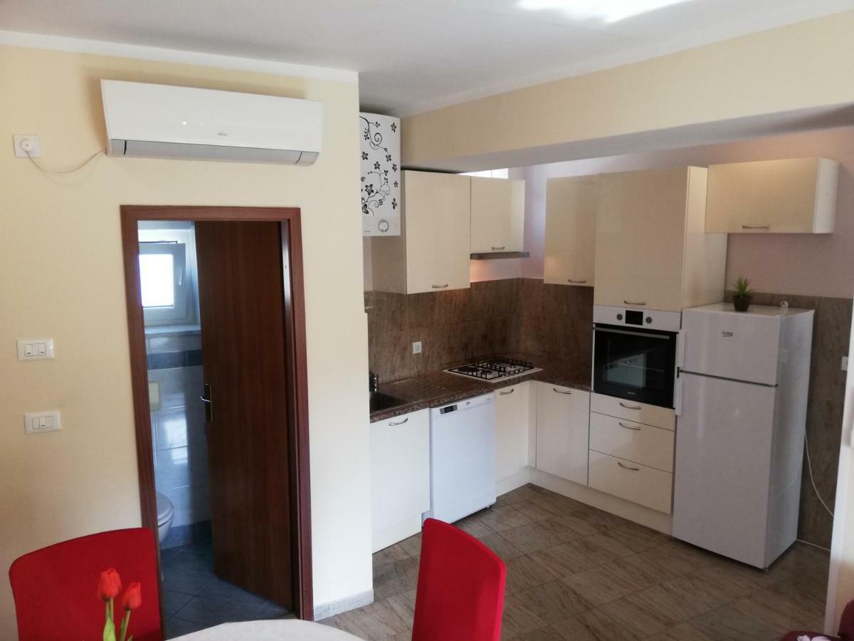 Apartment Luka Mali Lošinj Buitenkant foto
